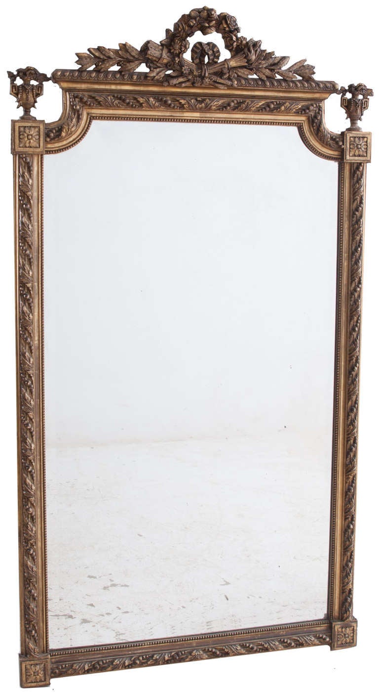French Louis XVI-Style Giltwood Mirror In Good Condition In Baton Rouge, LA