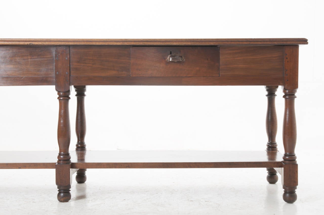 French 19th Century Walnut Drapers Table In Good Condition In Baton Rouge, LA