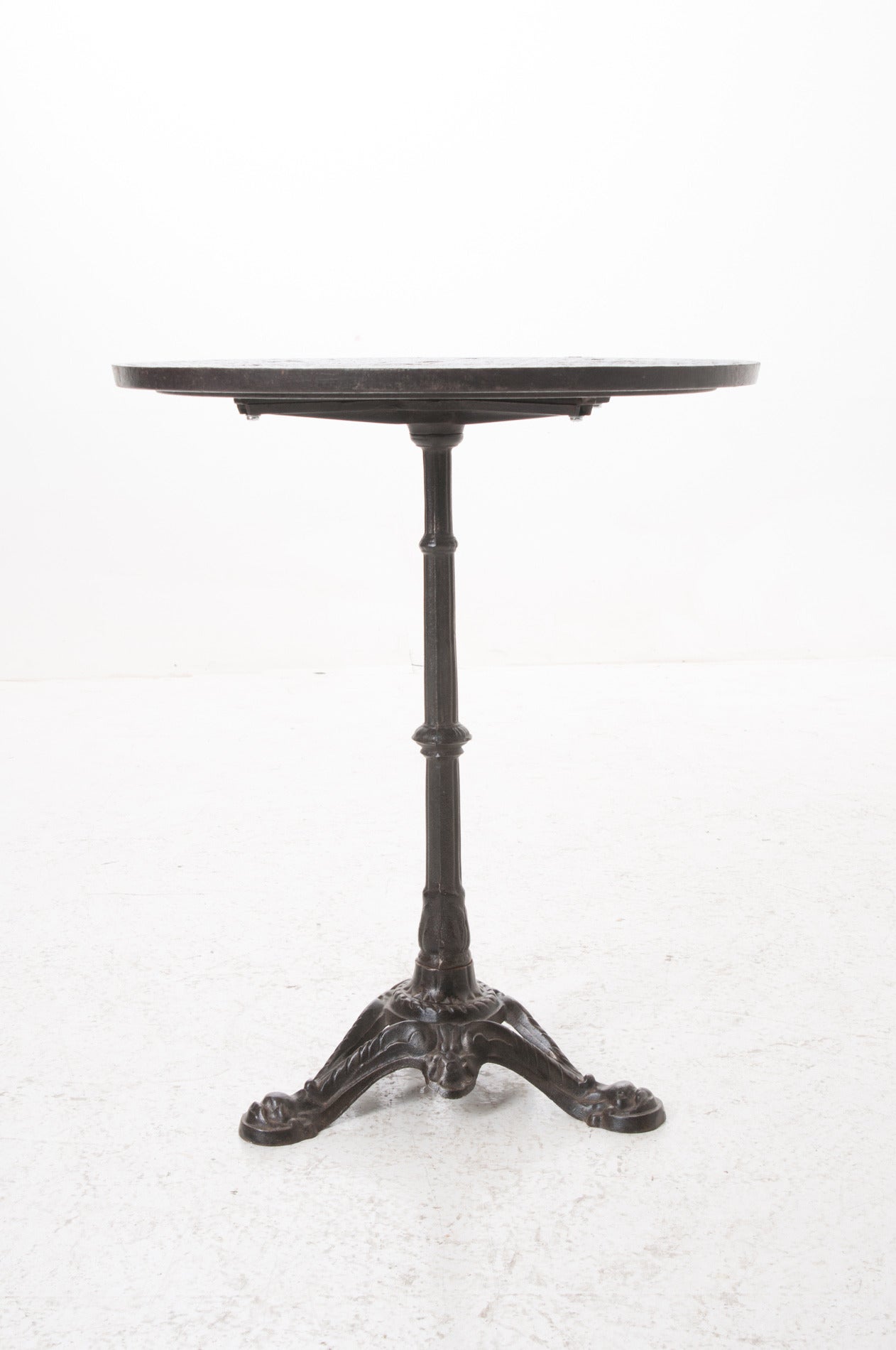 French 20th Century Man Hole Bistro Table In Good Condition In Baton Rouge, LA