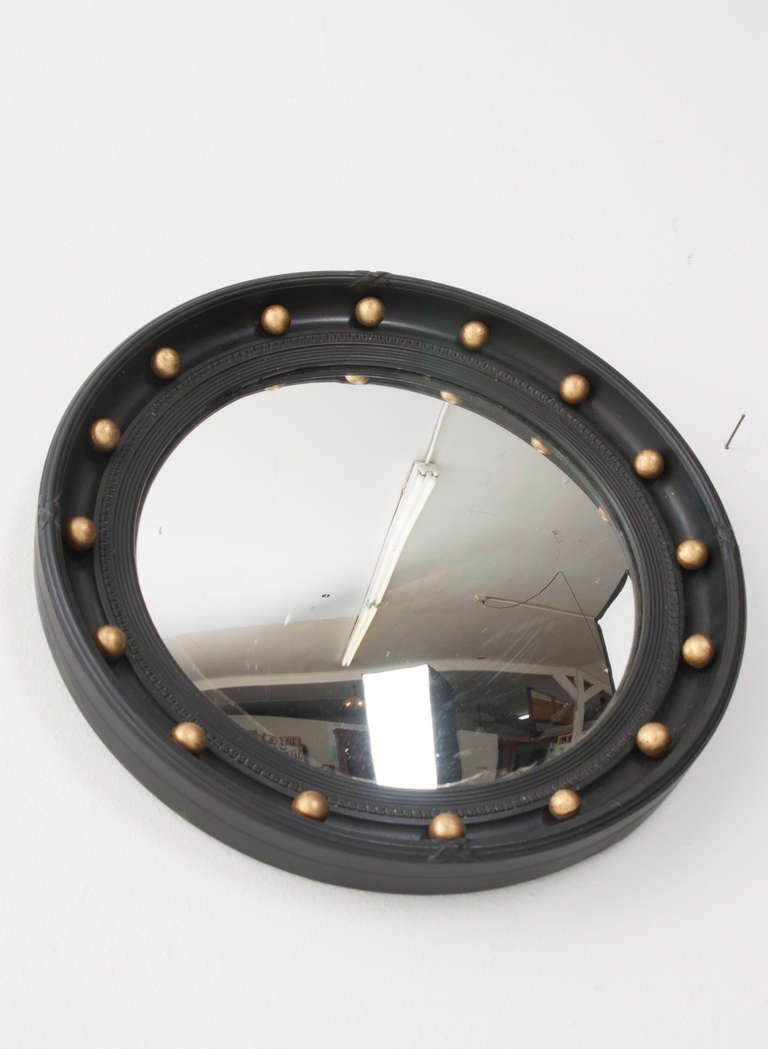 Early 20th Century English Convex Bull's Eye Mirror In Good Condition In Baton Rouge, LA