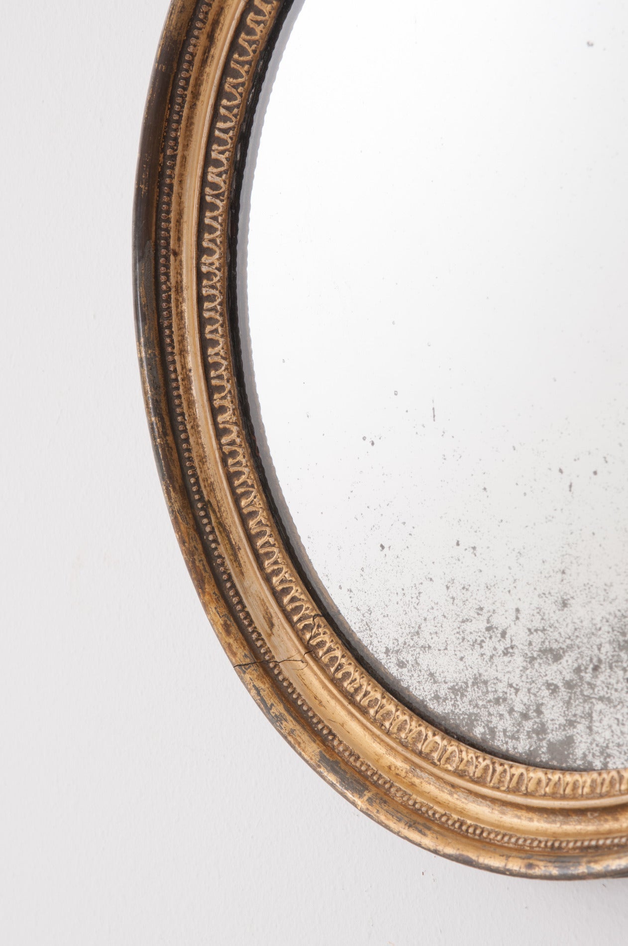English Pair of 19th Century Gilt Round Mirrors 3