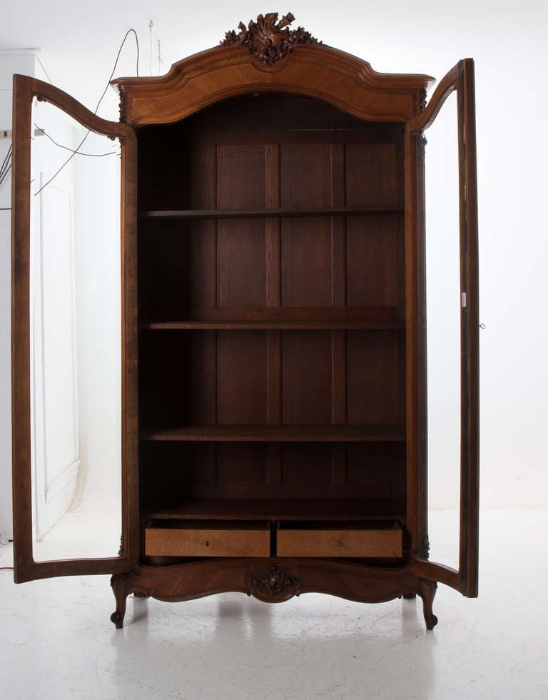 French 20th Century Walnut Louis XV Armoire or Display Cabinet 2