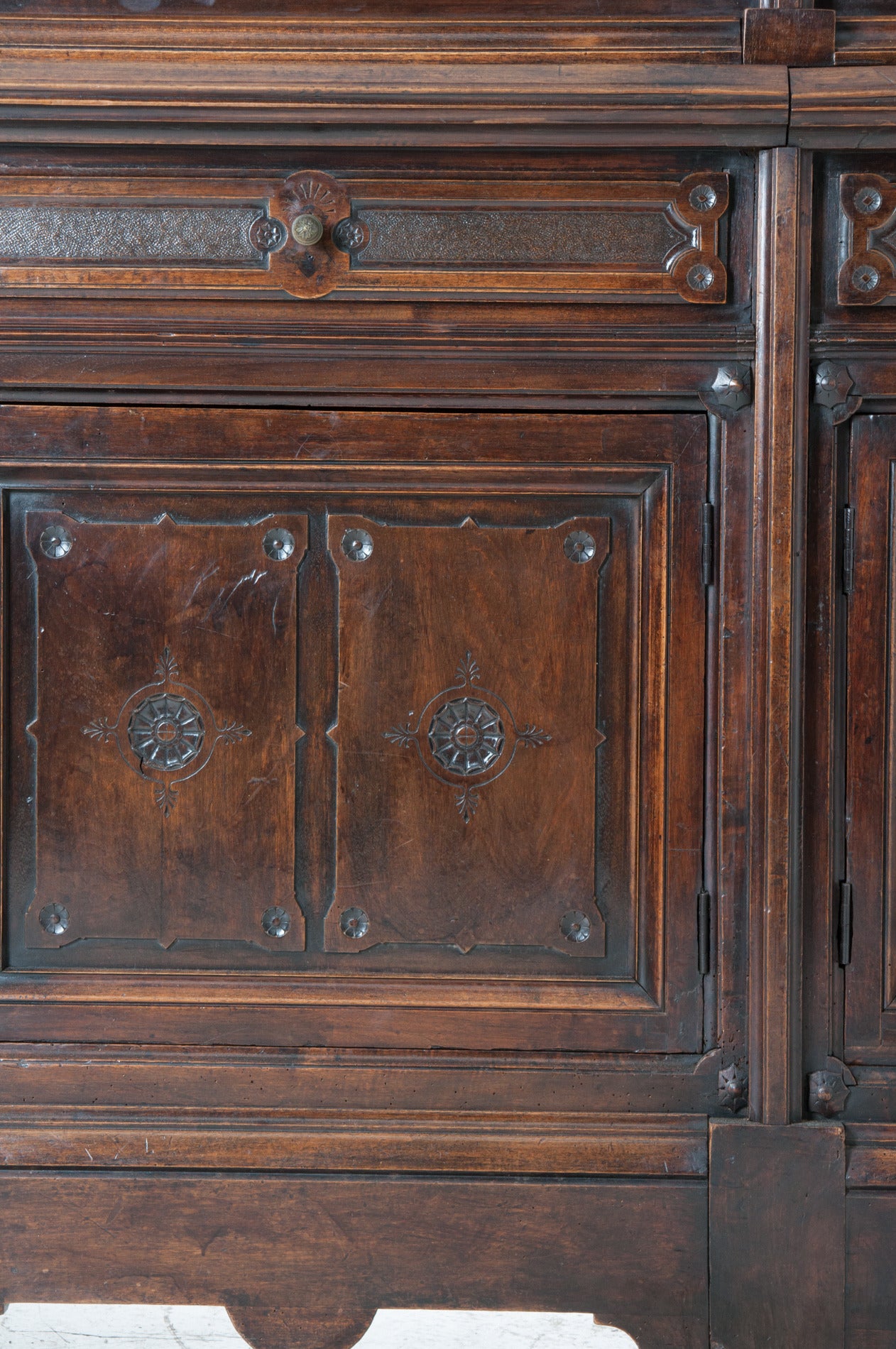 French 19th Century Henri II Walnut Bibliothèque In Good Condition In Baton Rouge, LA