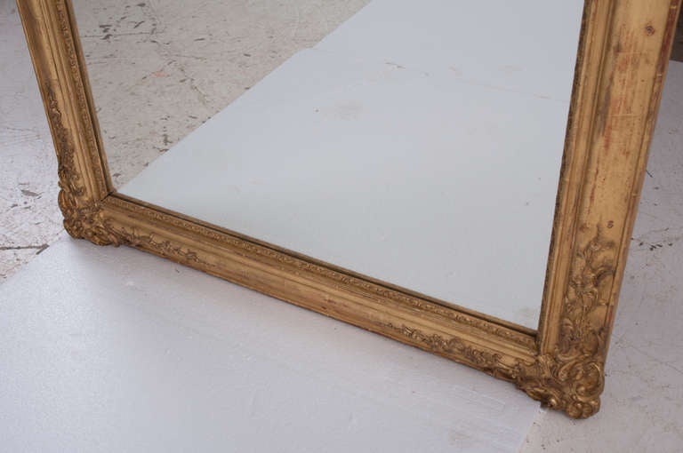 French 19th Century Symmetrical Giltwood Mirror 2