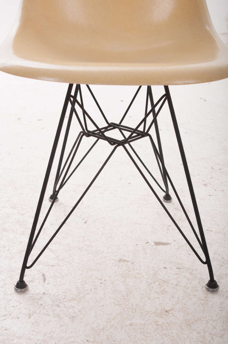 Mid-20th Century Set of 8 Eames for Herman Miller Chairs with Eiffel Tower Base