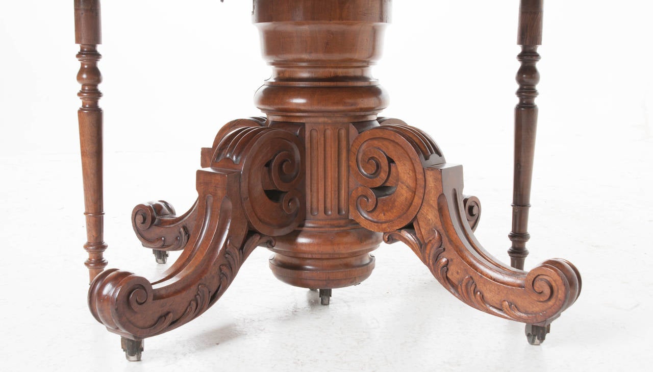 French 19th Century Large Extending Walnut Dining Table 3
