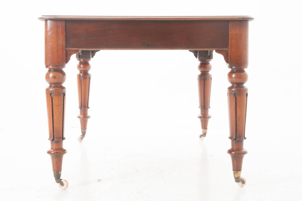English 19th Century Mahogany and Leather Partner's Desk In Good Condition In Baton Rouge, LA
