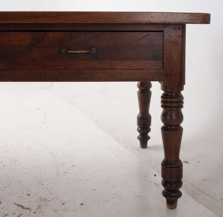 French 19th Century Walnut Drapers Table In Excellent Condition In Baton Rouge, LA
