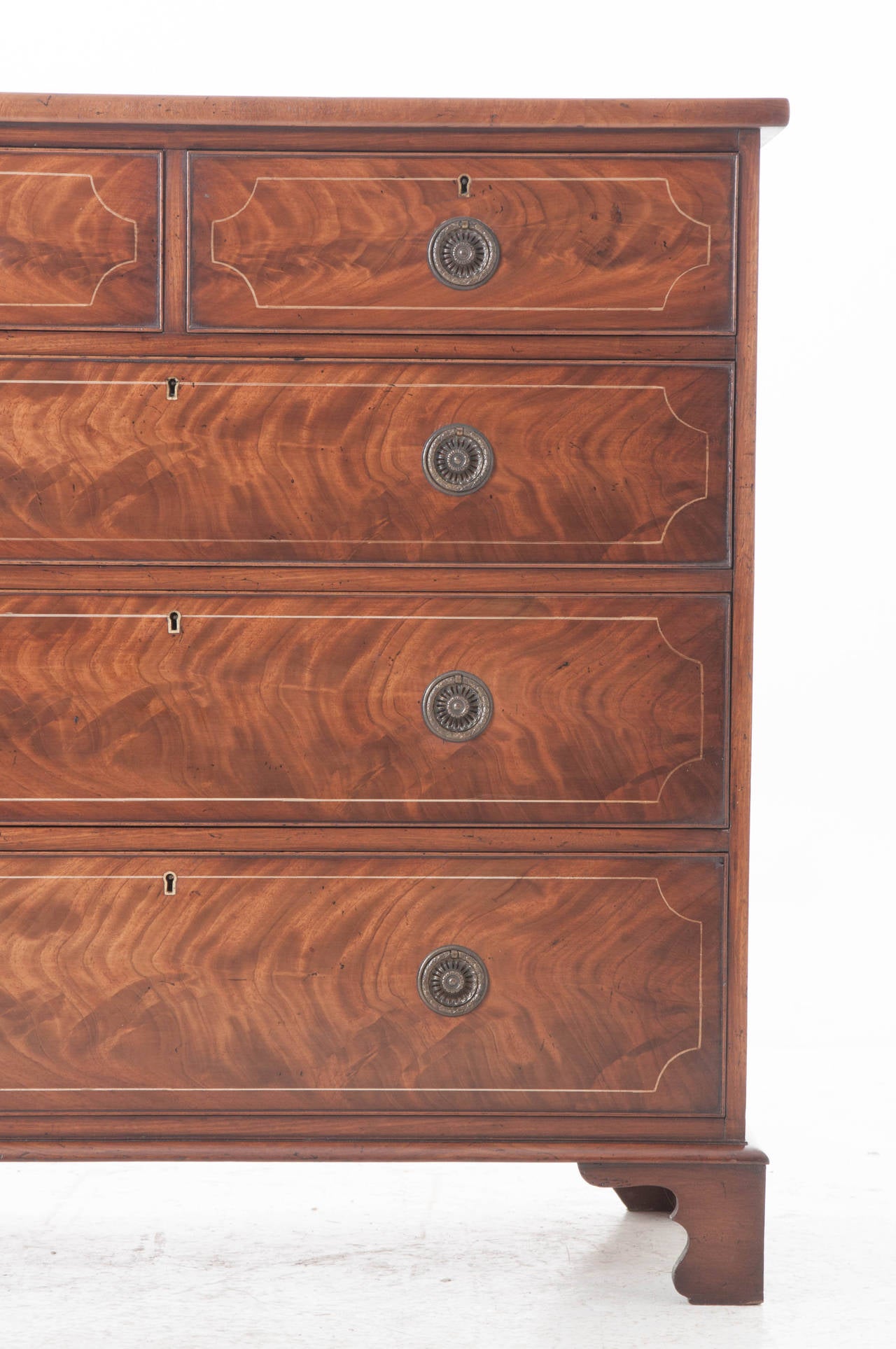 English Mahogany Chest of Drawers In Good Condition In Baton Rouge, LA