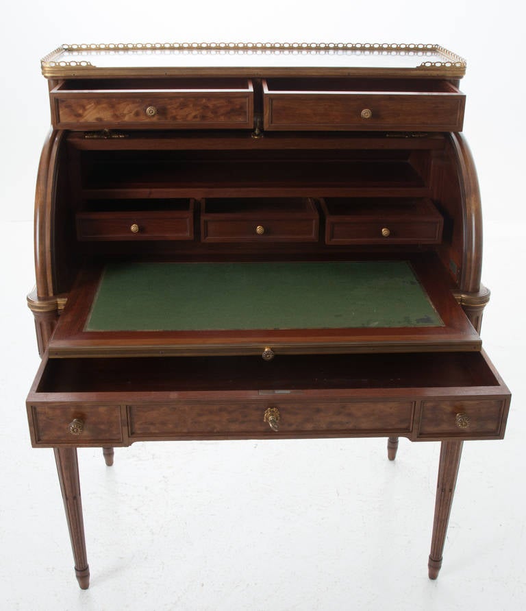 French Louis XVI Bird's-Eye Mahogany Lady's Desk 2