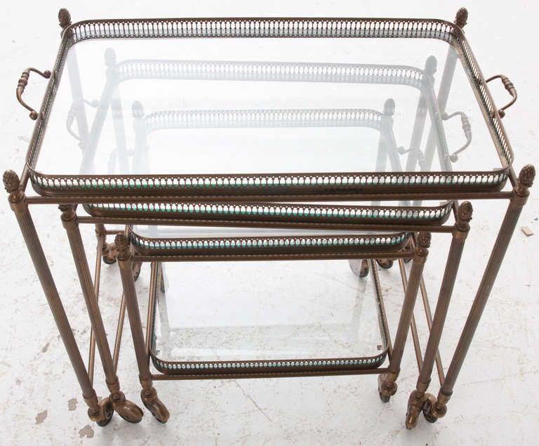 Other French Vintage Set of 3 Nesting Tray Tables