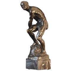 "Stonelifter" Rare sculpture de cabinet en bronze avec nu masculin par Lugerth