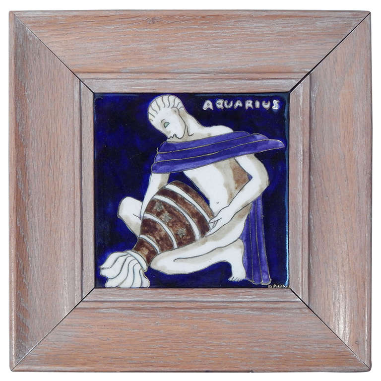 „Aquarius“, bedeutende Art-Déco-Kachel mit nacktem männlichem Rahmen aus Eichenholz mit Lamellen