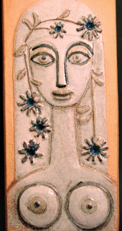Dänische Steingutplakette aus der Mitte des Jahrhunderts mit weiblichem Akt (Glasiert) im Angebot