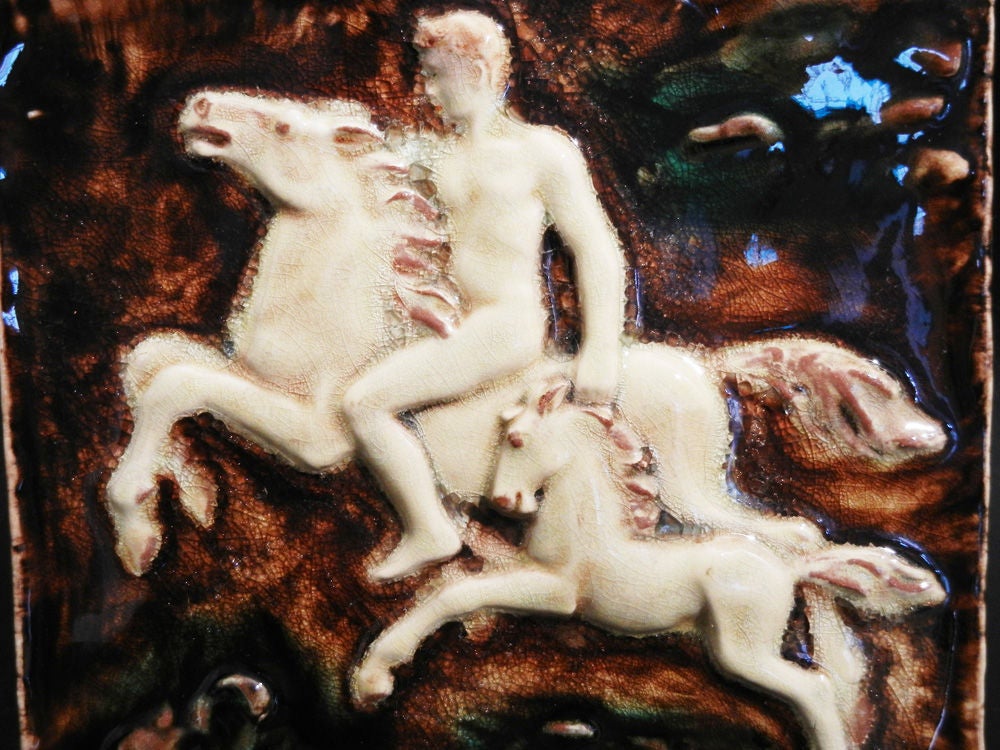 Allemand Important panneau de carreaux Art Déco avec nu à cheval en vente