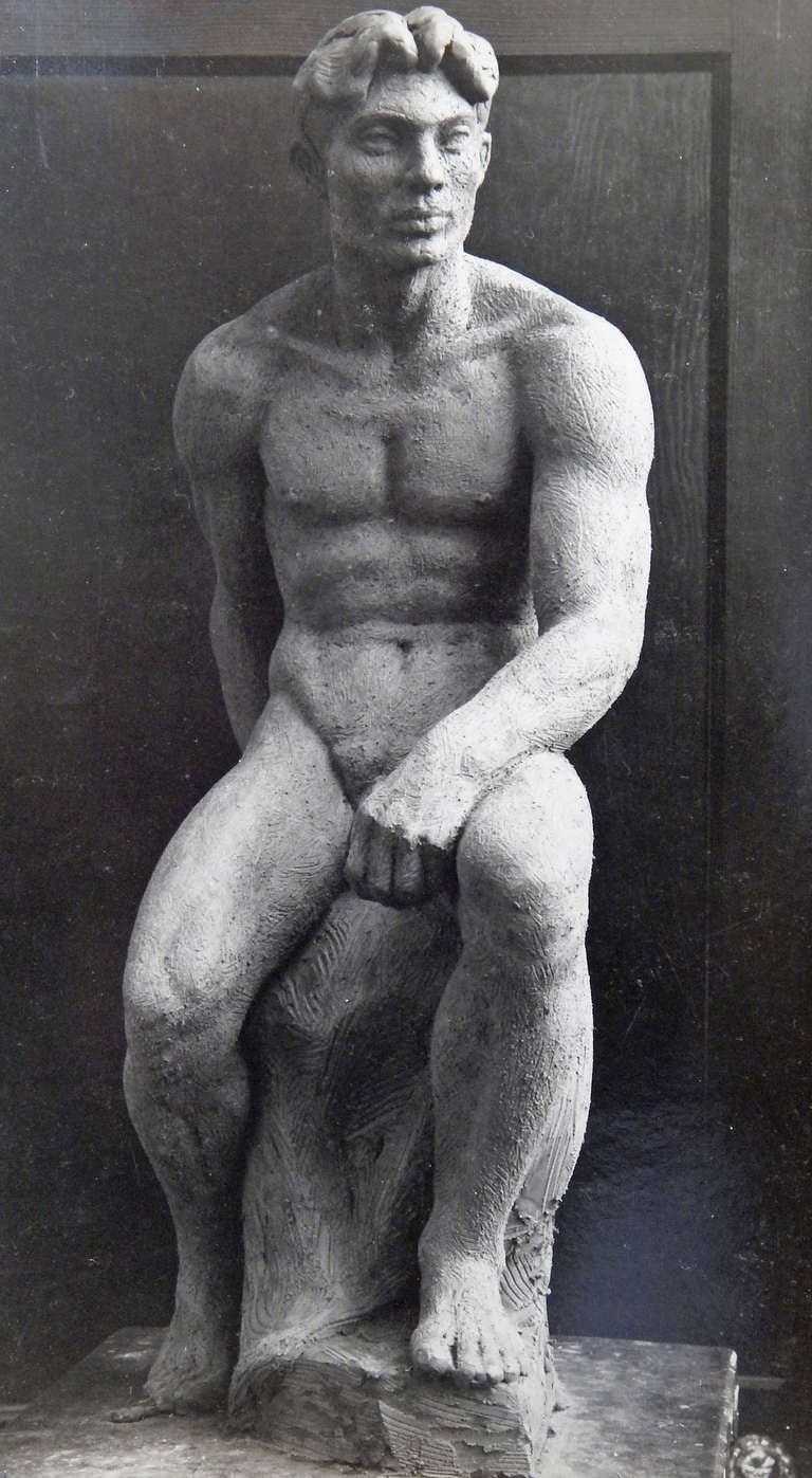 Art déco « Figure assise », importante photographie d'un nu masculin par Barthe en vente