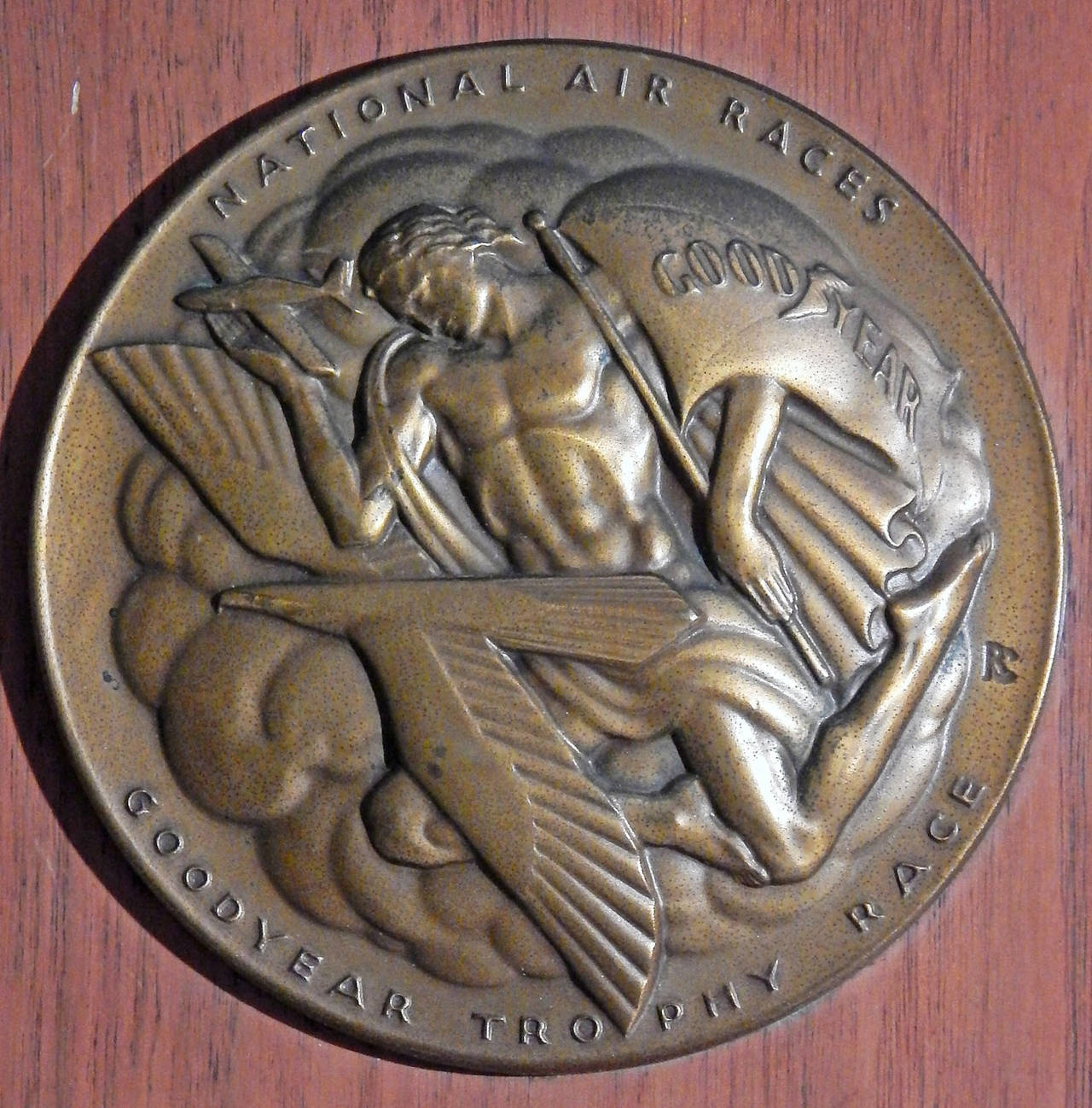 Goodyear Plakette für Trophäenrennen, National Air Races, 1948, mit Chambellan-Medaille (Art déco) im Angebot