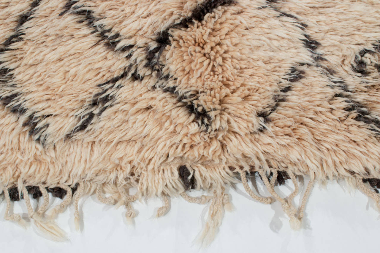 Vintage Moroccan Berber Rug In Excellent Condition In New York, NY