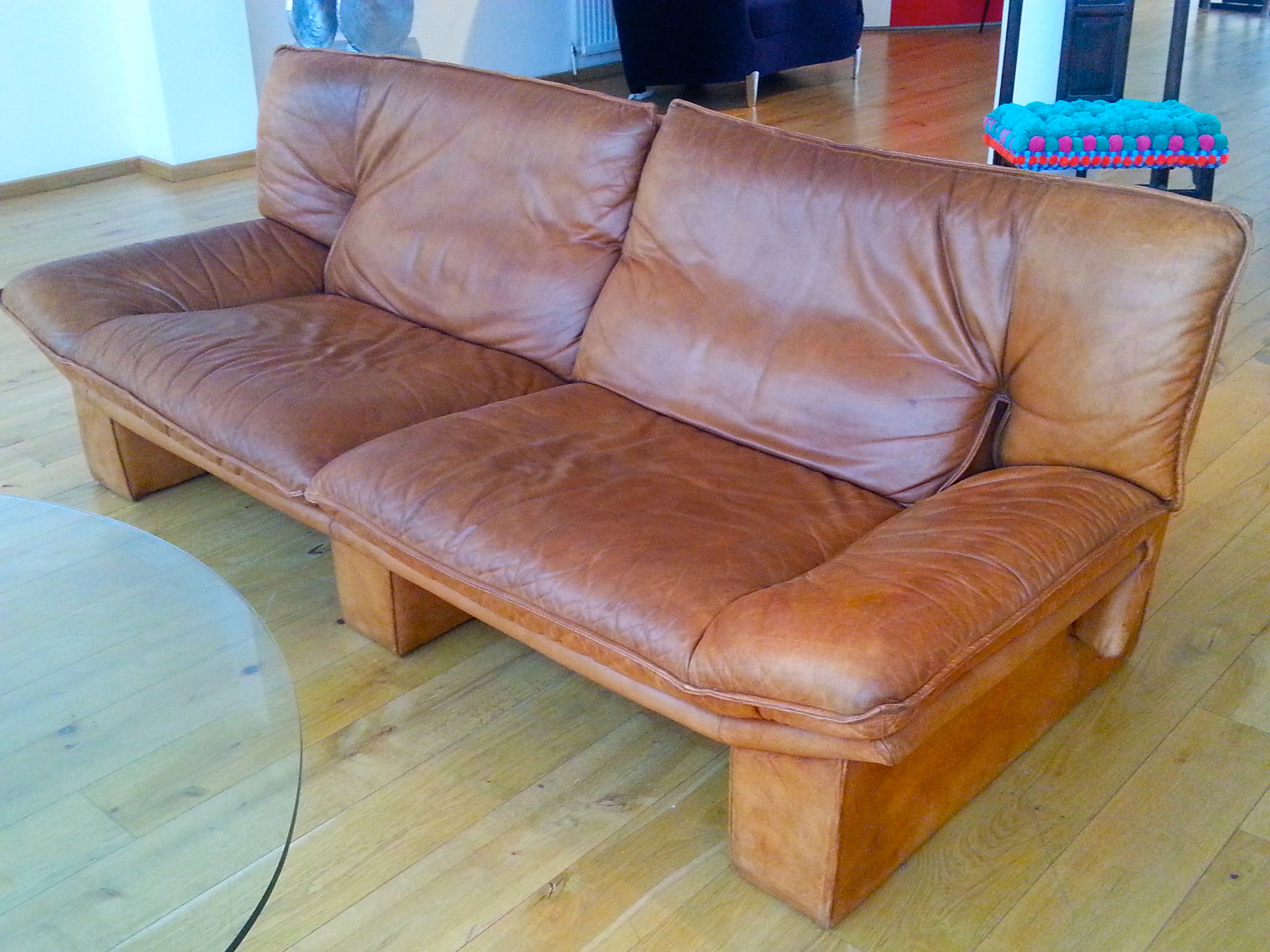 Pair of 1970s 2-Seater Leather Sofas by Nicoletti Salotti