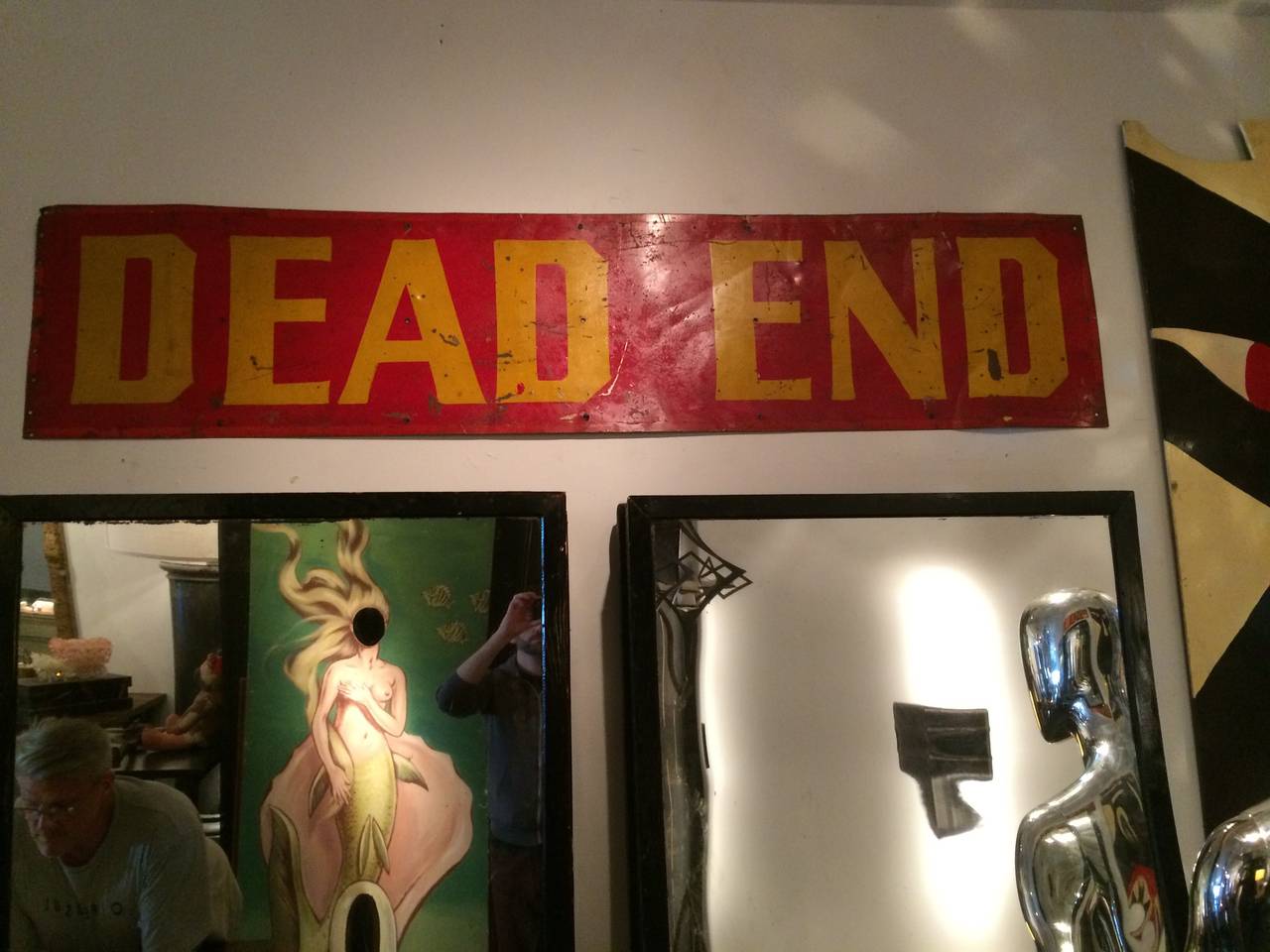 Hand-Painted Dead End Sign In Distressed Condition In Seattle, WA
