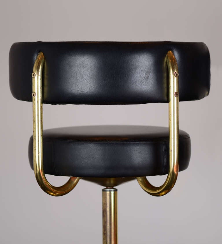 Pair of vintage swivel brass bar stools For Sale at 1stDibs