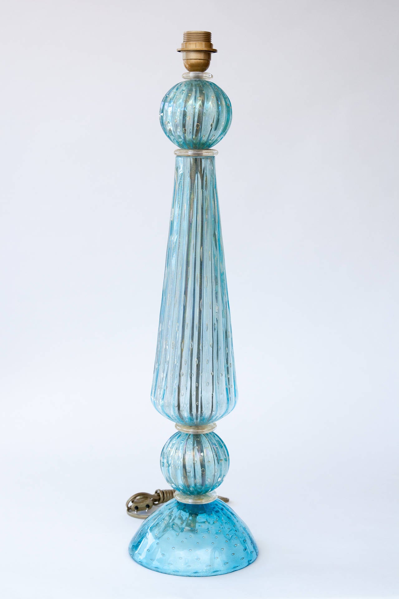 Mid-20th Century Fine Pair of Vintage Aquamarine and Gold Blown Murano Lamps