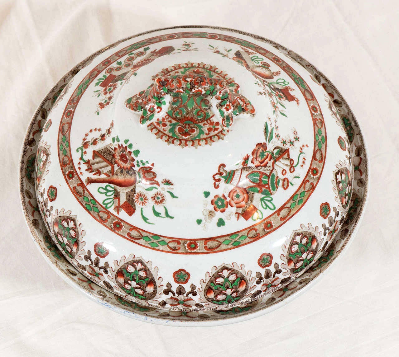Vernissé Paire de soupières en porcelaine anciennes anglaises fabriquées vers 1840