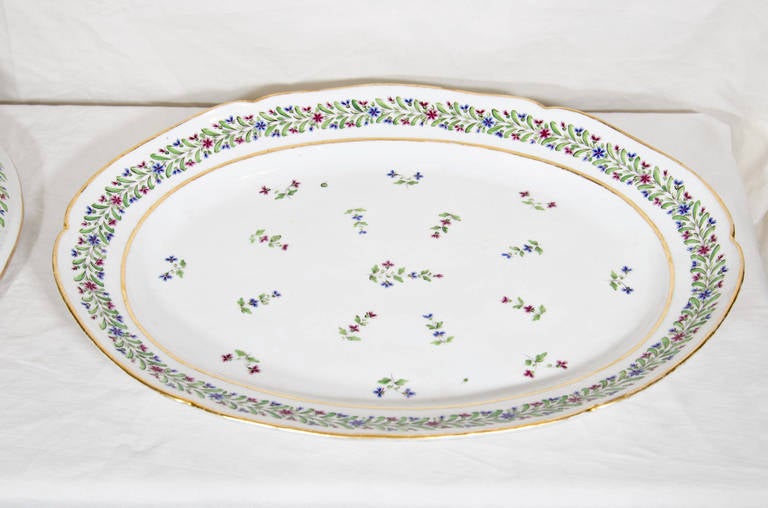 Soupière ancienne en porcelaine française du 18ème siècle fabriquée vers 1790 Excellent état - En vente à Katonah, NY
