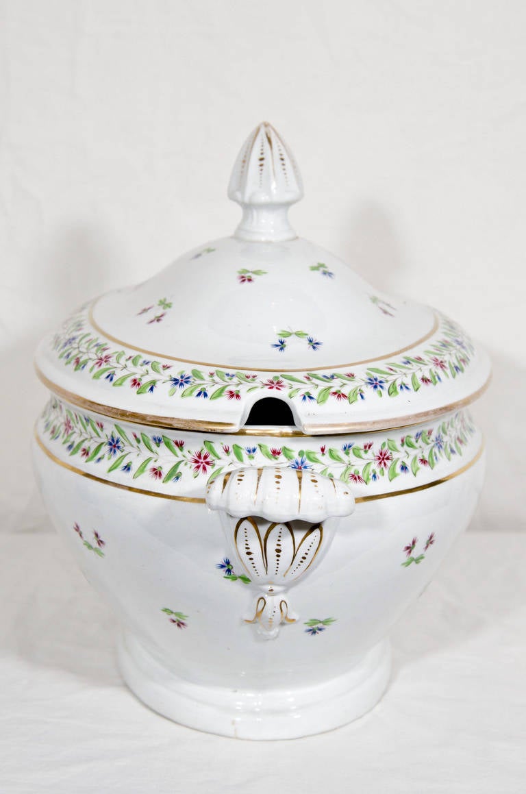 Porcelaine Soupière ancienne en porcelaine française du 18ème siècle fabriquée vers 1790 en vente