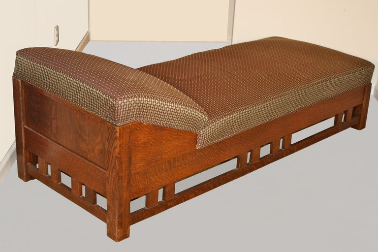 Arts and Crafts Arts & Crafts / Mission Tiger Oak Chaise or Daybed