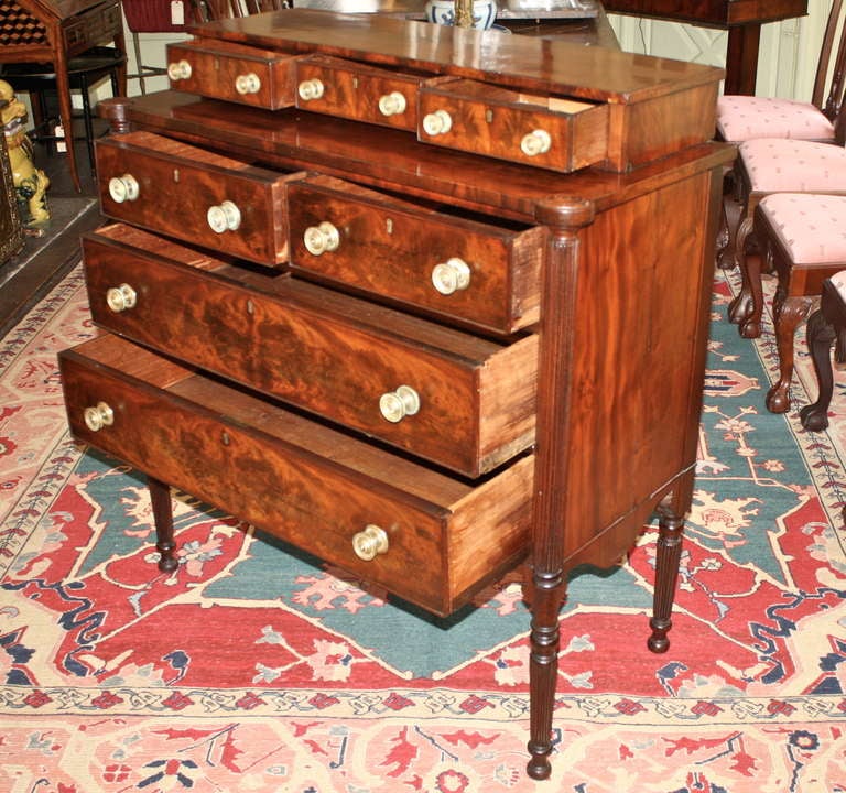 Salem Massachusetts Late Federal Period Stepback Chest of Drawers In Good Condition In Woodbury, CT