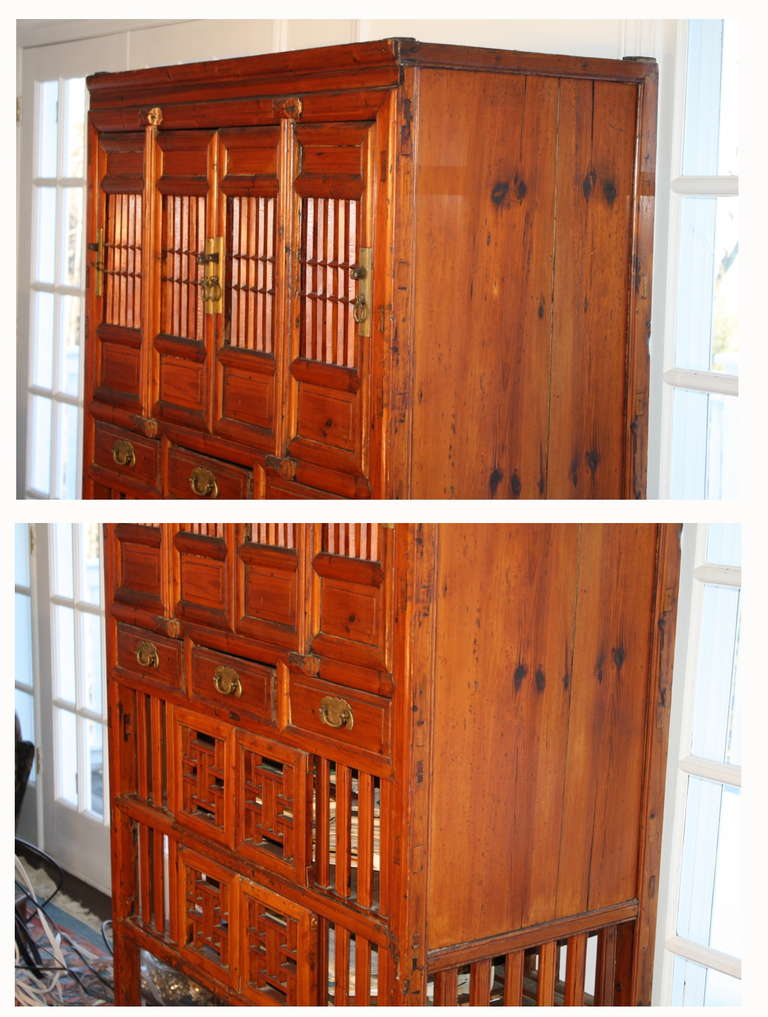 Chinese Culinary Cabinet In Good Condition In Woodbury, CT