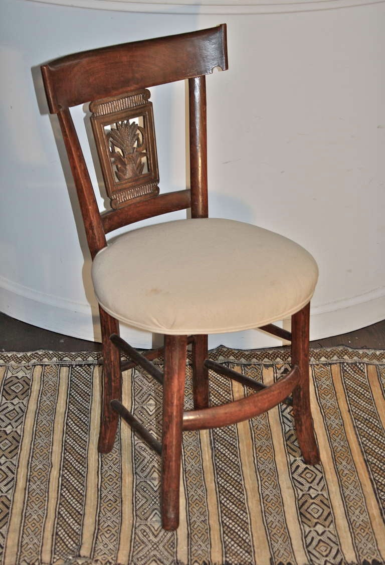 Italian Neoclassical Frumento Side Chair In Good Condition For Sale In Woodbury, CT