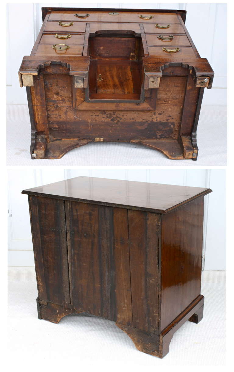 George II Walnut Kneehole Desk For Sale 1