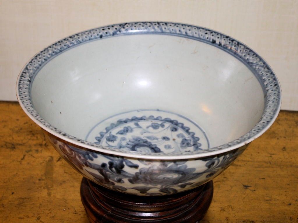 18th Century and Earlier Chinese Blue & White Large Quianlong Period Provincial Bowl
