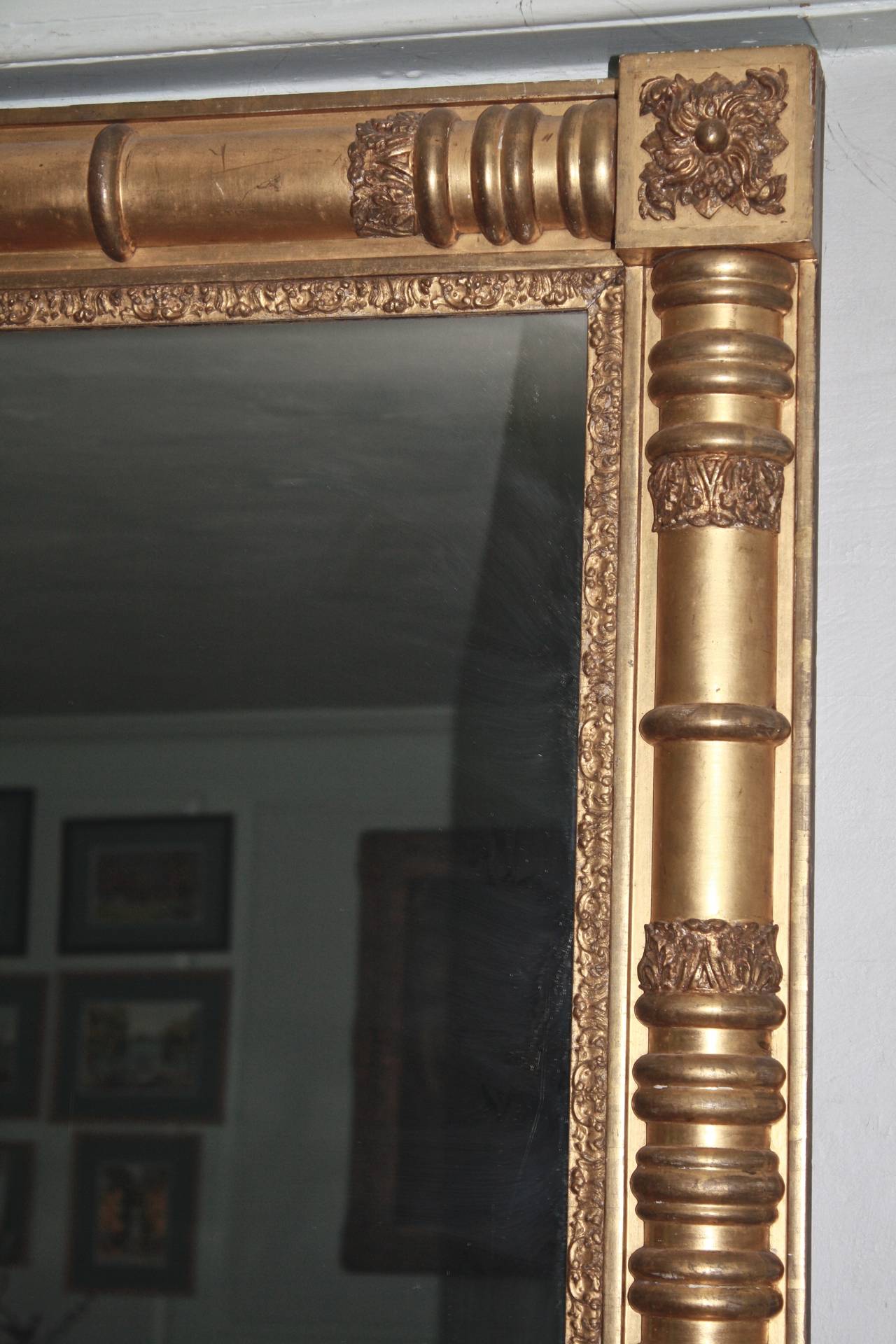 American Classical Giltwood Pier or Overmantle Mirror In Good Condition For Sale In Woodbury, CT