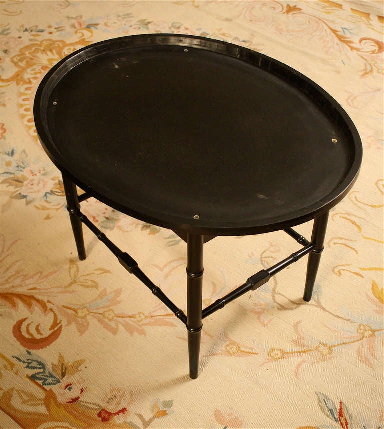 American Toleware Tray on Stand In Good Condition In Woodbury, CT