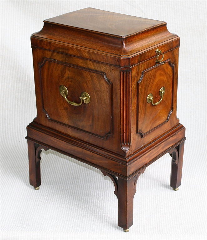 Chippendale Mahogany Six Bottle Cellarette