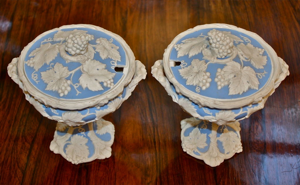 Staffordshire Parian Bisque Porcelain Fruit Service In Excellent Condition For Sale In Woodbury, CT