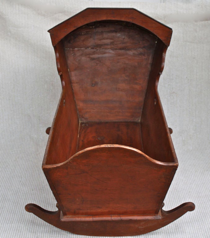 Moravian Hooded Cherry Cradle In Good Condition In Woodbury, CT
