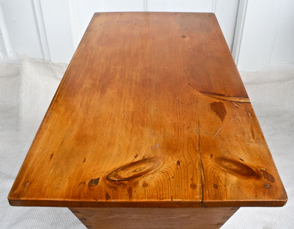 19th Century Pennsylvania Dough Box Table