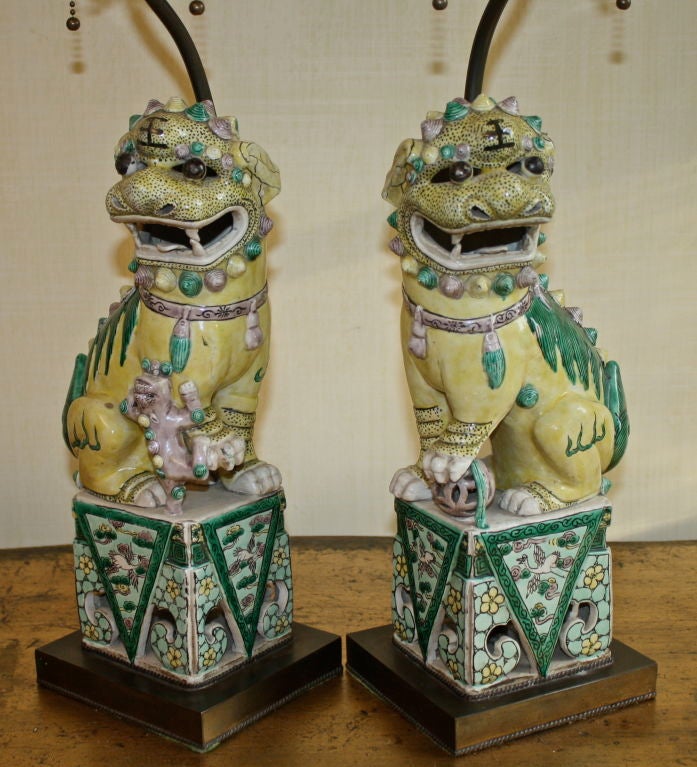 PAIR of Chinese Famille Verte Buddhist Lion Lamps In Excellent Condition In Woodbury, CT