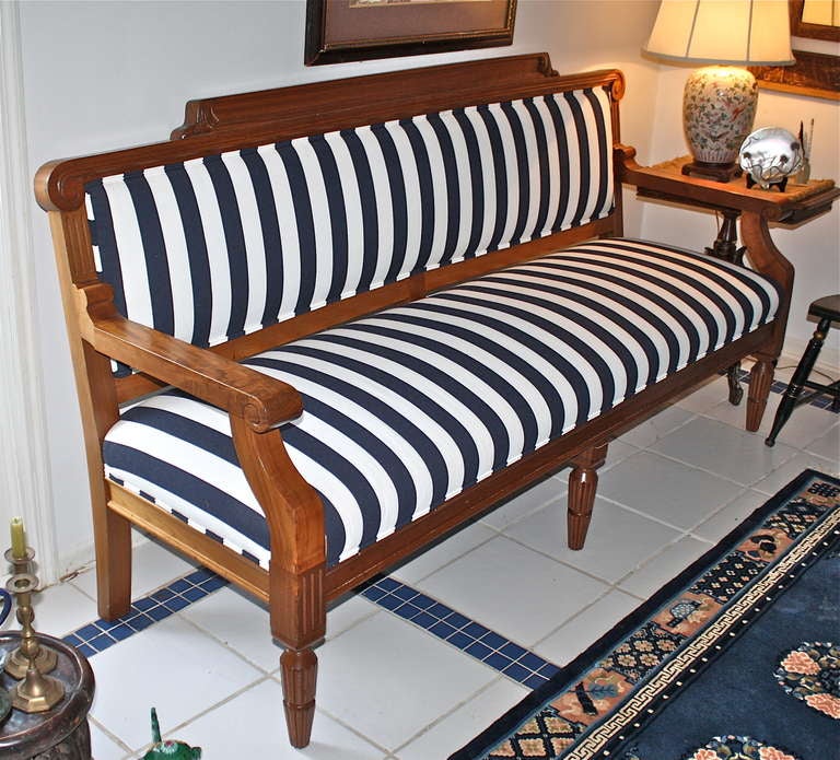 American Arts & Crafts Movement Settee For Sale