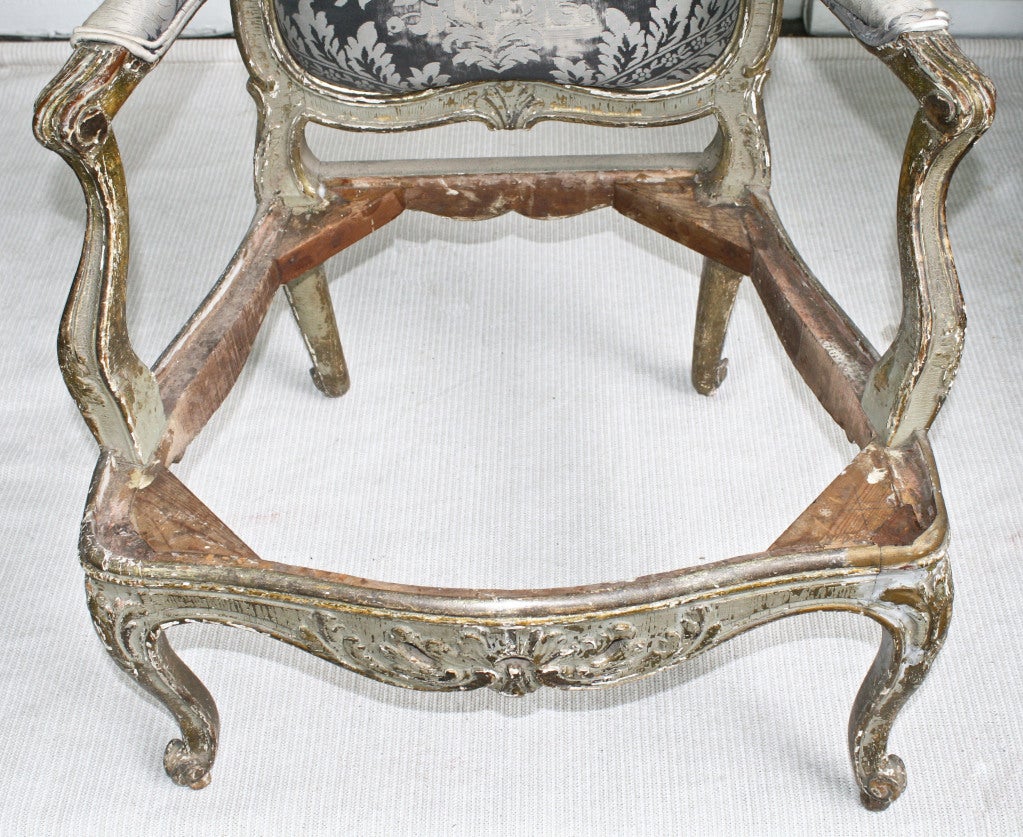 Italian Rococo Genoese Fauteuil In Distressed Condition For Sale In Woodbury, CT