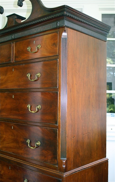 Scottish 'Swans Neck' Chest on Chest In Good Condition In Woodbury, CT