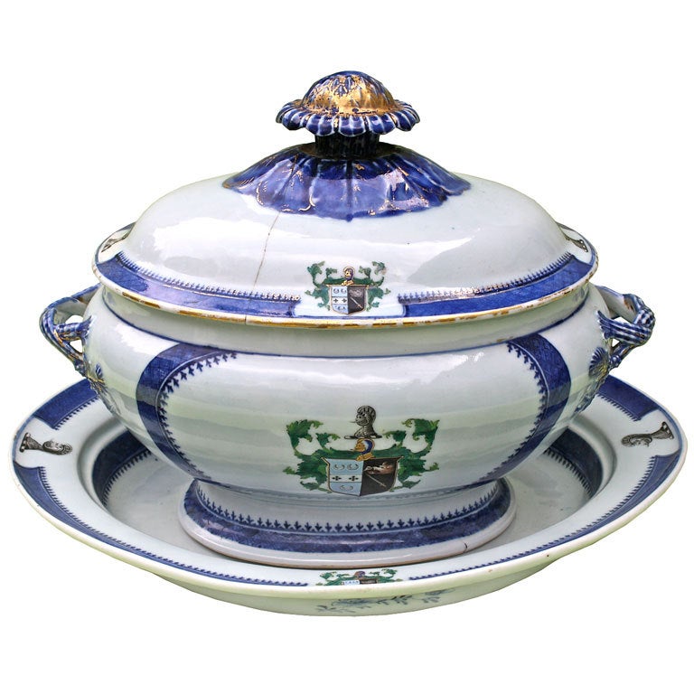 Chinese Export Armorial Tureen on Platter For Sale