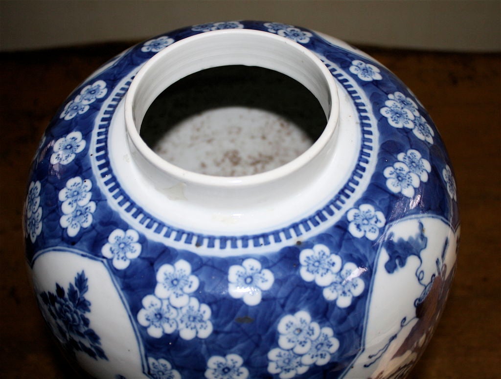 Chinese Export Blue & White Flat Cap Ginger Jar In Good Condition For Sale In Woodbury, CT