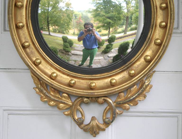 Philadelphia Federal Giltwood Convex Mirror In Good Condition For Sale In Woodbury, CT