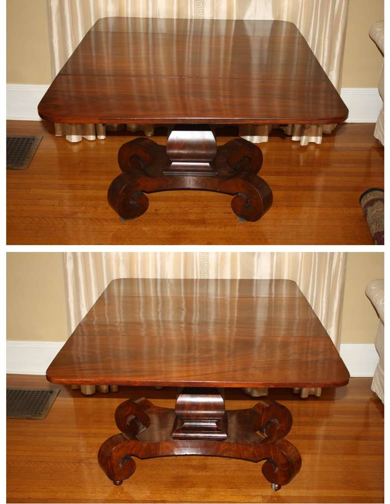 American Composed Pair of New York Classical Drop-Leaf Tables For Sale