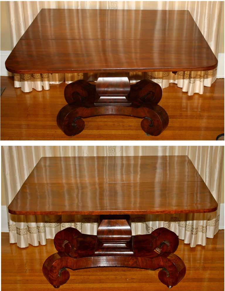 American Classical Composed Pair of New York Classical Drop-Leaf Tables For Sale